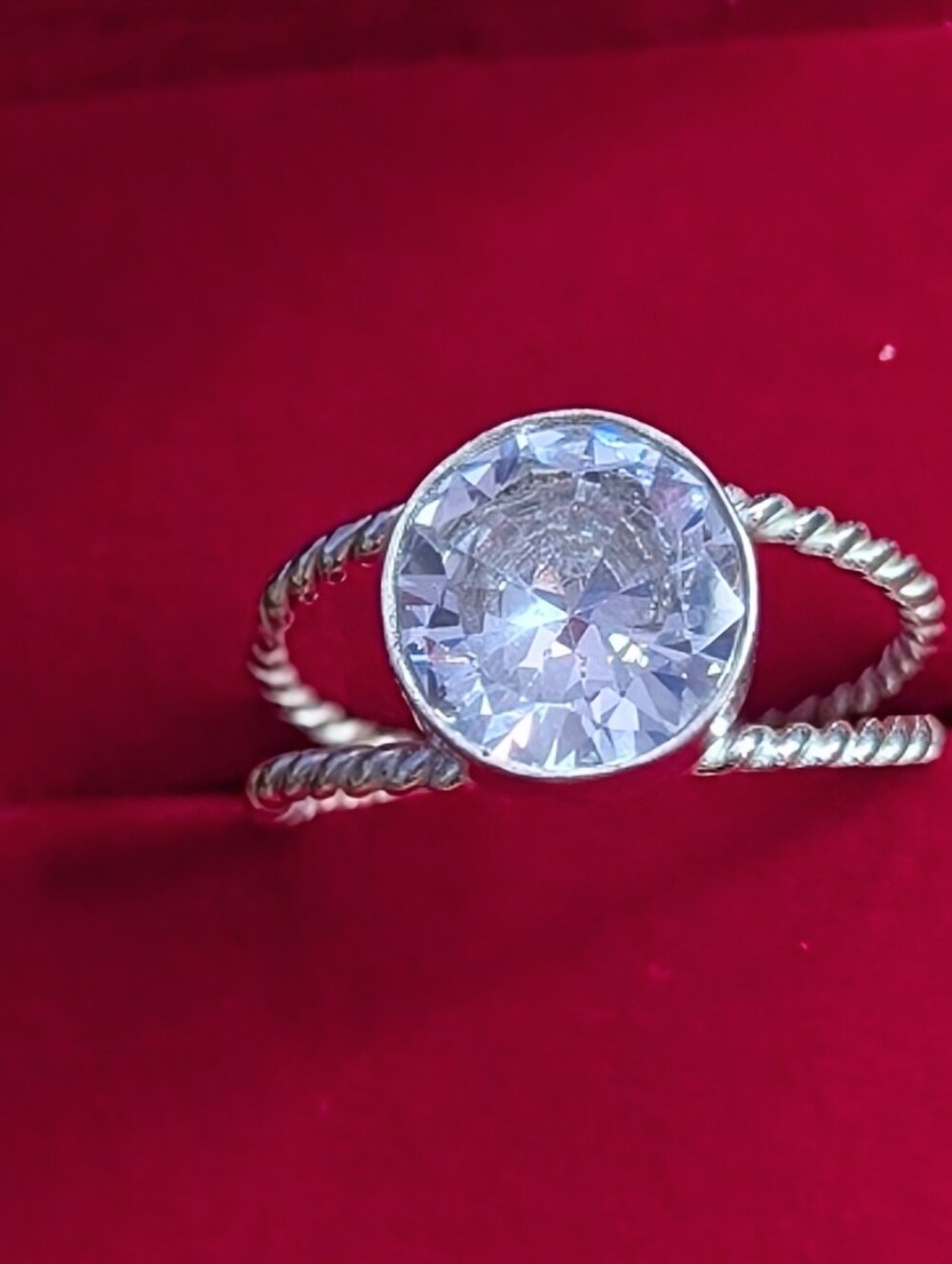 Elegant Silver-Toned Twisted Band Ring With Dazzling Clear Stone Size 8.5